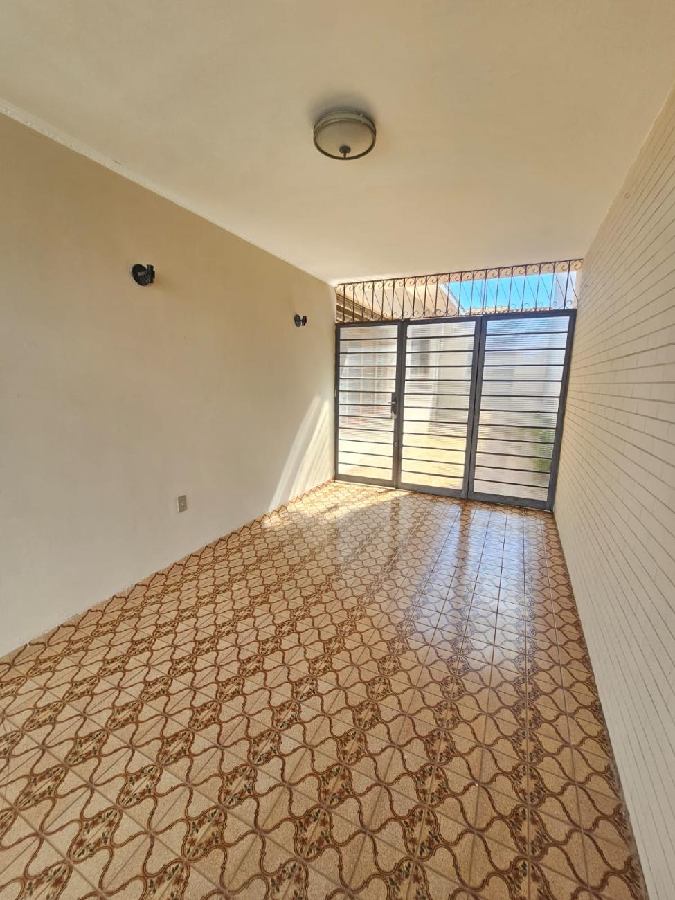 Casa, 3 quartos, 170 m² - Foto 2